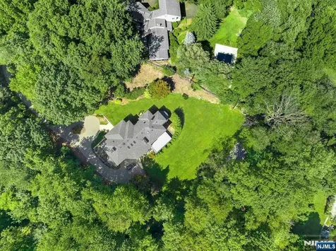 1 Lambs Lane Cresskill NJ 07626