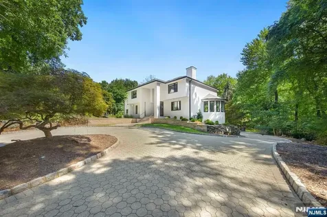 1 Lambs Lane Cresskill NJ 07626