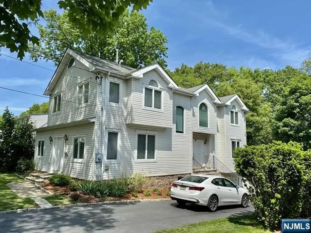 274 Concord Street Cresskill NJ 07626