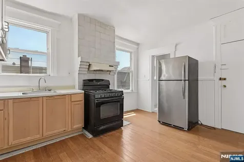 55 Hawkins Street Newark NJ 07105