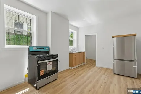 55 Hawkins Street Newark NJ 07105