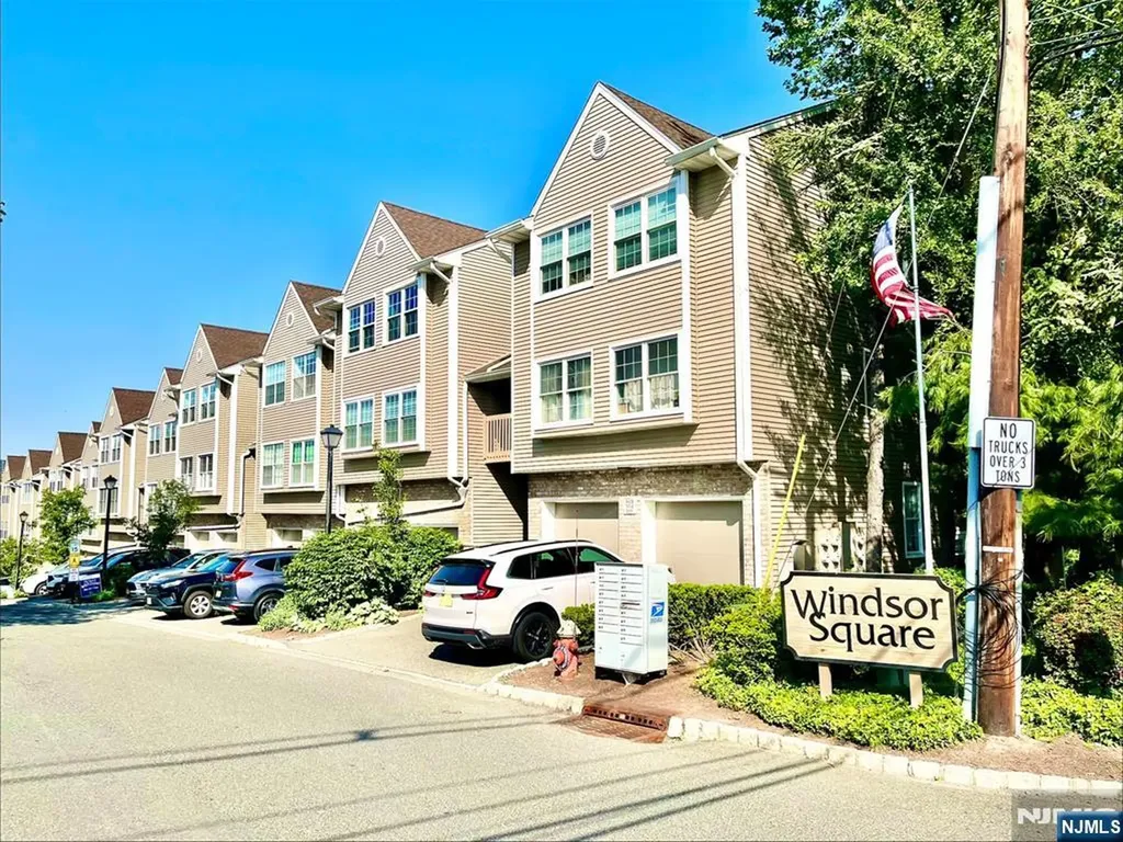 504 Windsor Drive Palisades Park NJ 07650