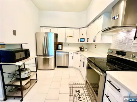 504 Windsor Drive Palisades Park NJ 07650