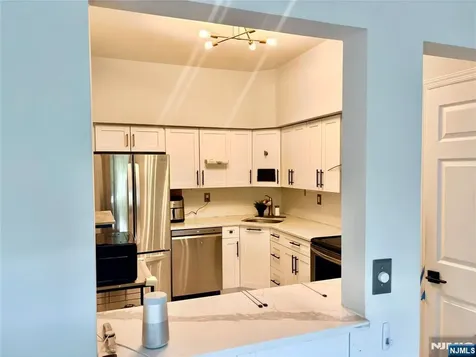 504 Windsor Drive Palisades Park NJ 07650