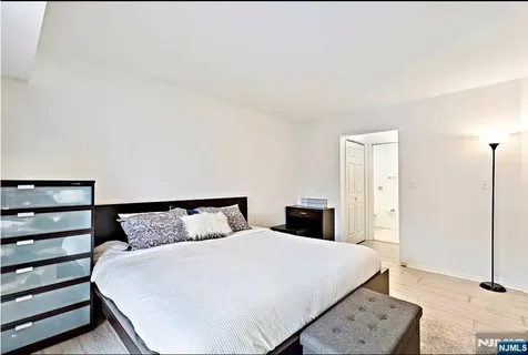 504 Windsor Drive Palisades Park NJ 07650