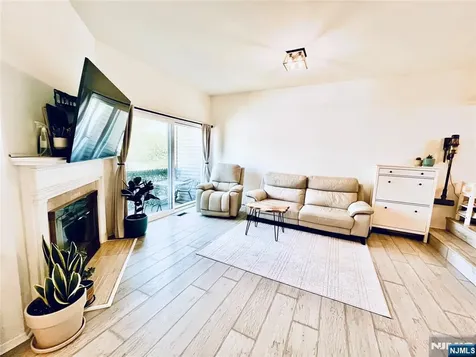 504 Windsor Drive Palisades Park NJ 07650