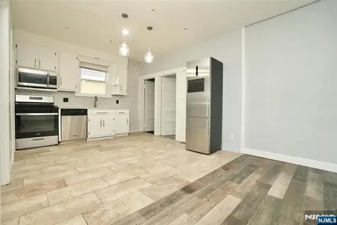 58 Sidney Street Lodi NJ 07644