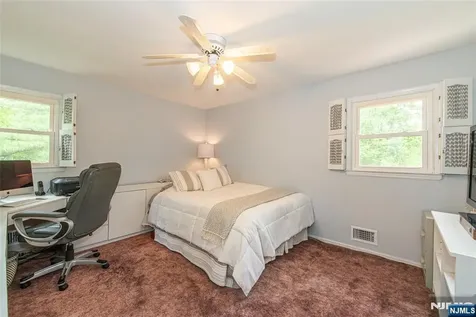 102 Robertson Drive Wyckoff NJ 07481