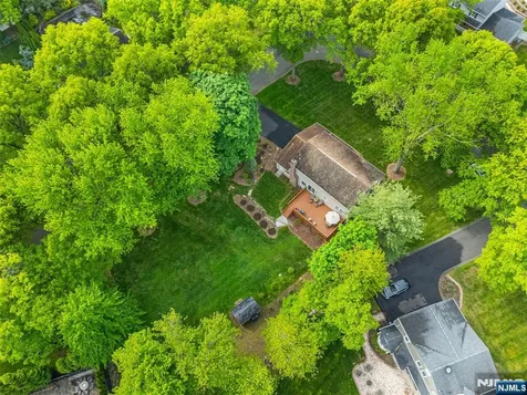 102 Robertson Drive Wyckoff NJ 07481