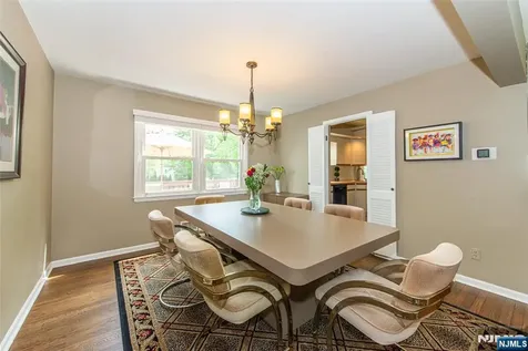 102 Robertson Drive Wyckoff NJ 07481
