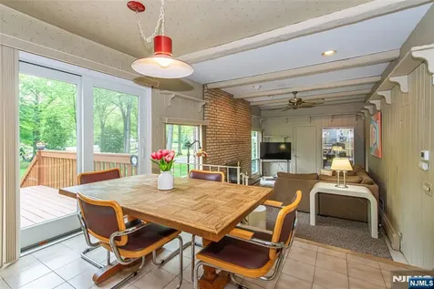 102 Robertson Drive Wyckoff NJ 07481