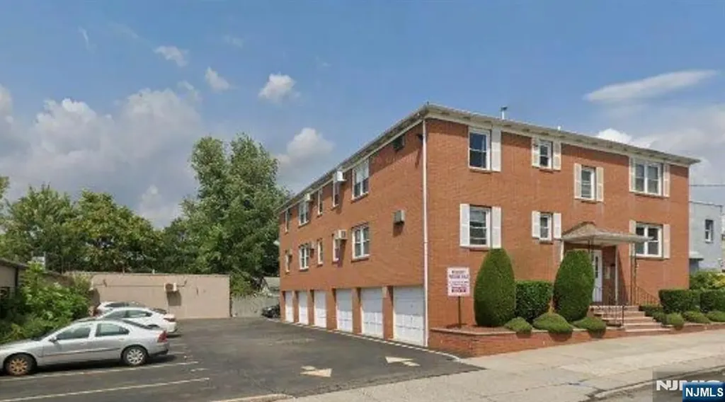 41 W Church Street Bergenfield NJ 07621