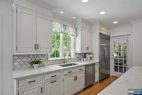151 Valley View Avenue Ridgewood NJ 07450