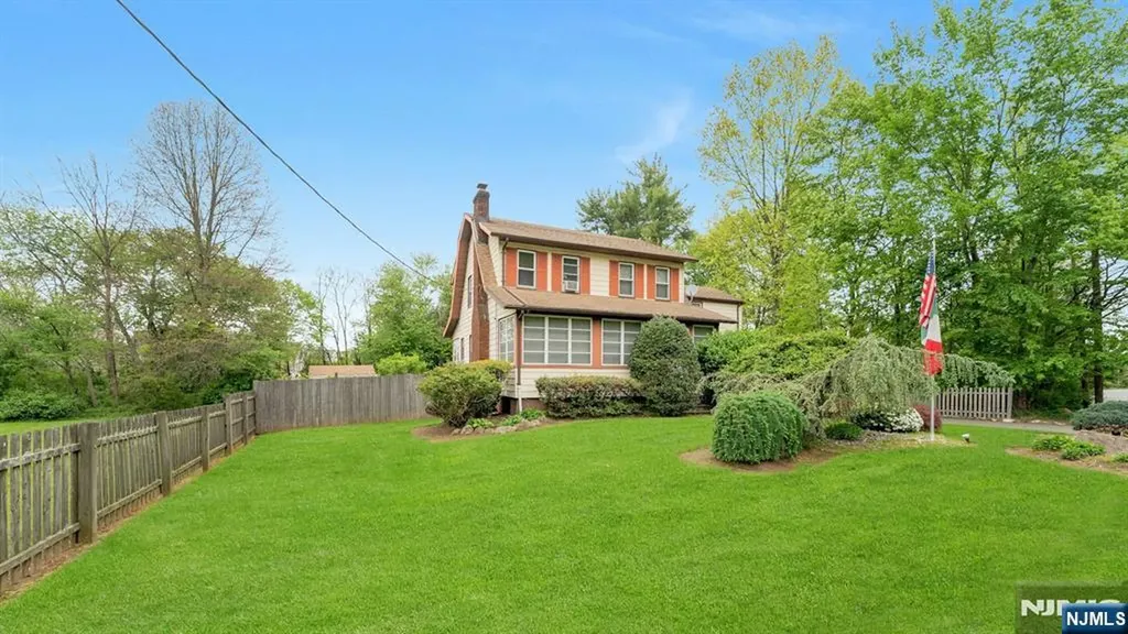 52 Passaic Avenue Livingston NJ 07039