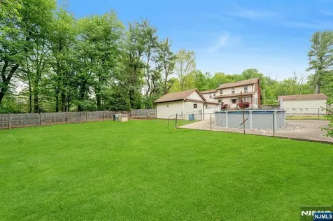 52 Passaic Avenue Livingston NJ 07039