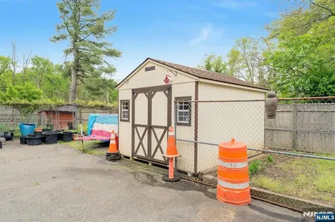 52 Passaic Avenue Livingston NJ 07039