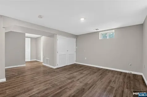 103 Berkshire Place Irvington NJ 07111