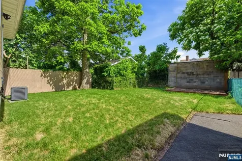 103 Berkshire Place Irvington NJ 07111