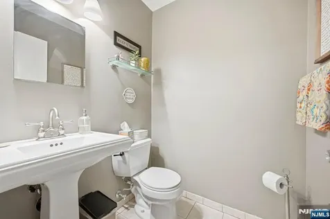 219 Pond Terrace Twp Of Washington NJ 07676