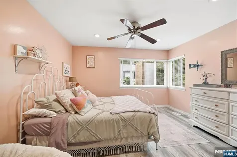 219 Pond Terrace Twp Of Washington NJ 07676
