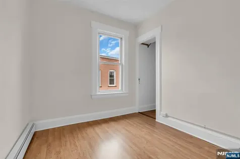 199 Hayward Place Wallington NJ 07057