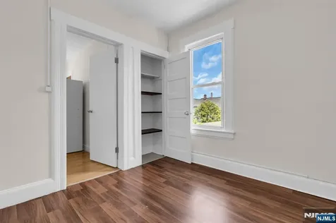 199 Hayward Place Wallington NJ 07057