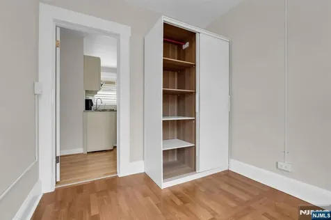 199 Hayward Place Wallington NJ 07057