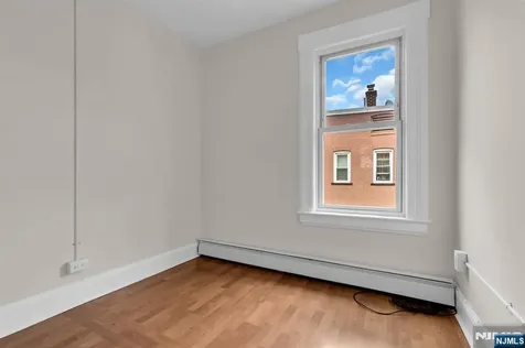 199 Hayward Place Wallington NJ 07057