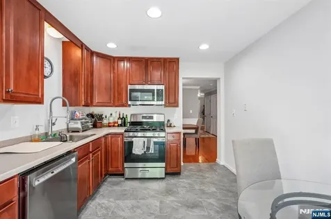 3 Peach Tree Lane North Haledon NJ 07508