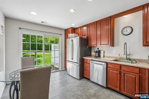 3 Peach Tree Lane North Haledon NJ 07508