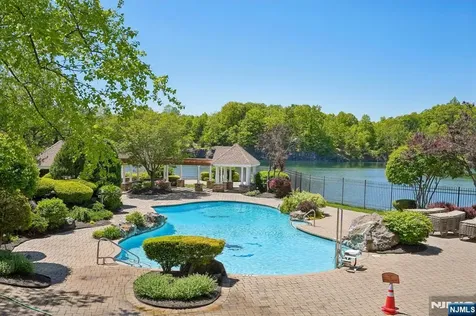 3 Peach Tree Lane North Haledon NJ 07508