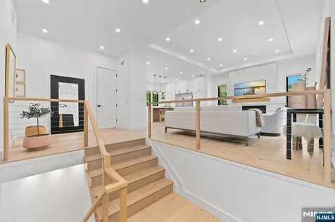 284 Castle Drive Englewood Cliffs NJ 07632