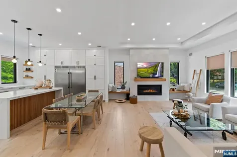 284 Castle Drive Englewood Cliffs NJ 07632