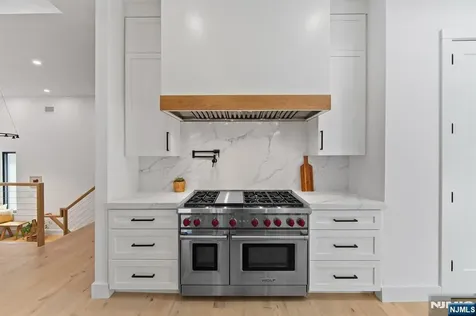 284 Castle Drive Englewood Cliffs NJ 07632