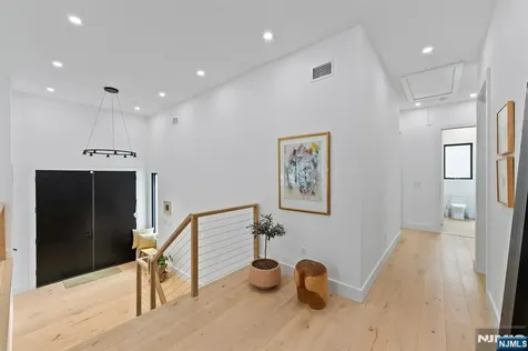 284 Castle Drive Englewood Cliffs NJ 07632