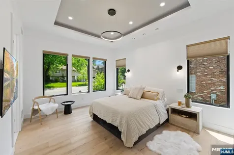 284 Castle Drive Englewood Cliffs NJ 07632
