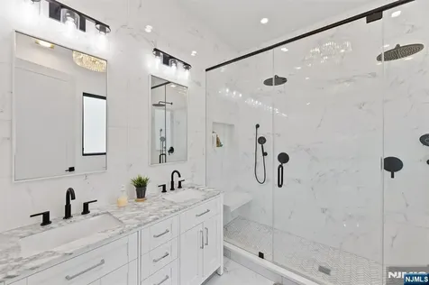 284 Castle Drive Englewood Cliffs NJ 07632