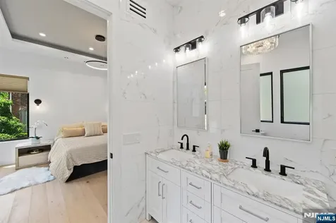 284 Castle Drive Englewood Cliffs NJ 07632