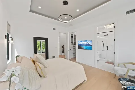 284 Castle Drive Englewood Cliffs NJ 07632