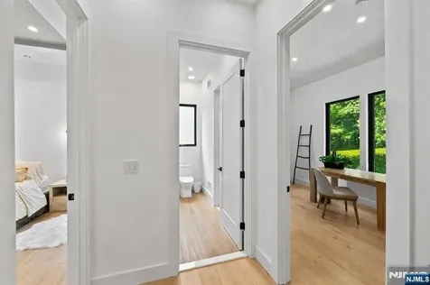284 Castle Drive Englewood Cliffs NJ 07632