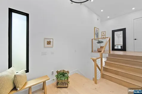 284 Castle Drive Englewood Cliffs NJ 07632