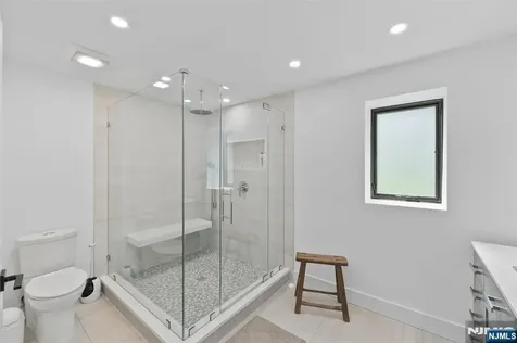284 Castle Drive Englewood Cliffs NJ 07632