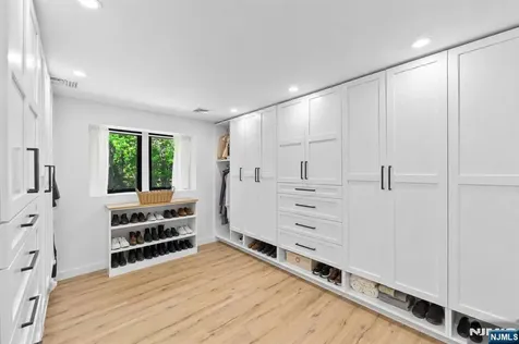 284 Castle Drive Englewood Cliffs NJ 07632