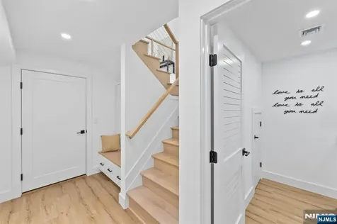 284 Castle Drive Englewood Cliffs NJ 07632