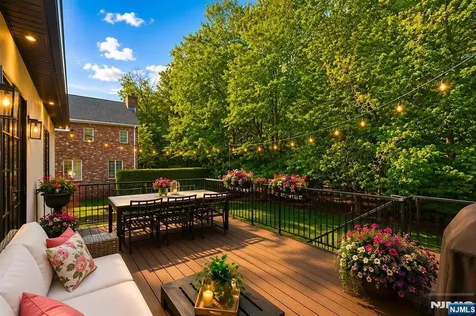 284 Castle Drive Englewood Cliffs NJ 07632