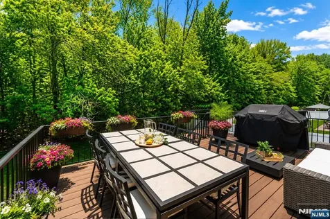 284 Castle Drive Englewood Cliffs NJ 07632