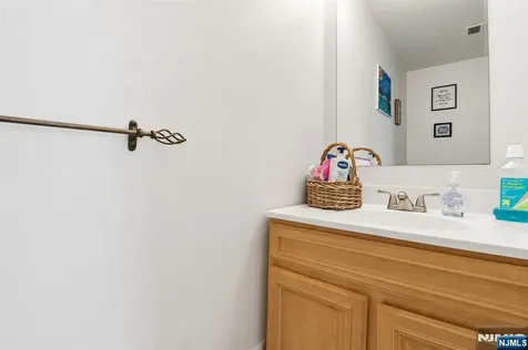 239-40 Th Street Irvington NJ 07111
