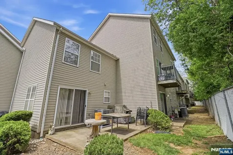 239-40 Th Street Irvington NJ 07111