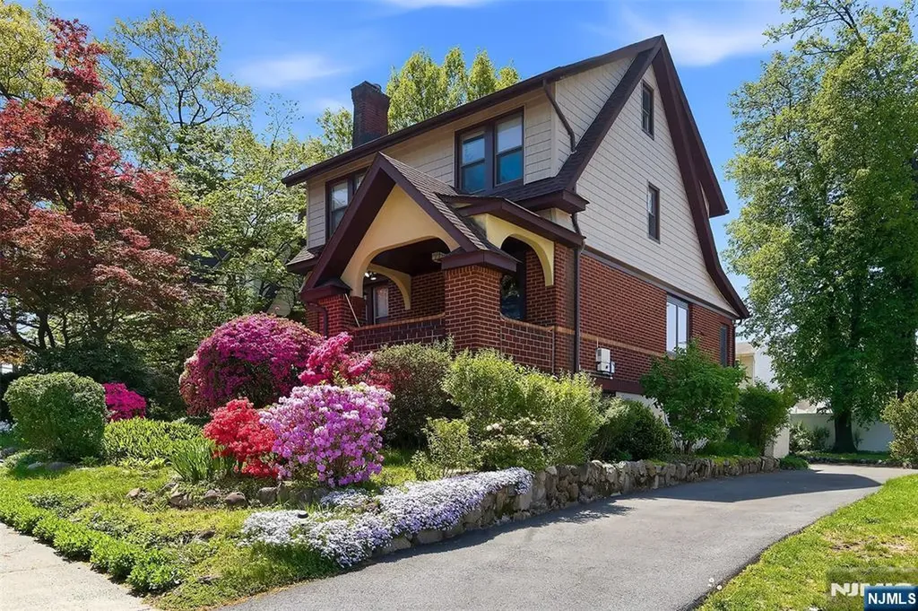 194 Parkway Maywood NJ 07607