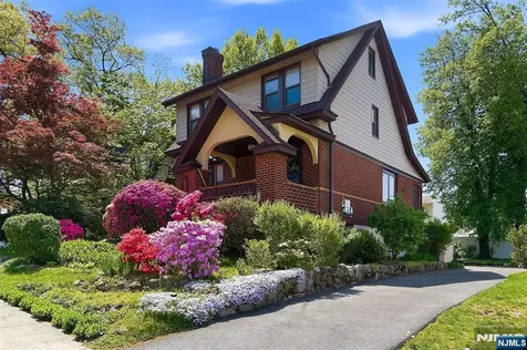 194 Parkway Maywood NJ 07607